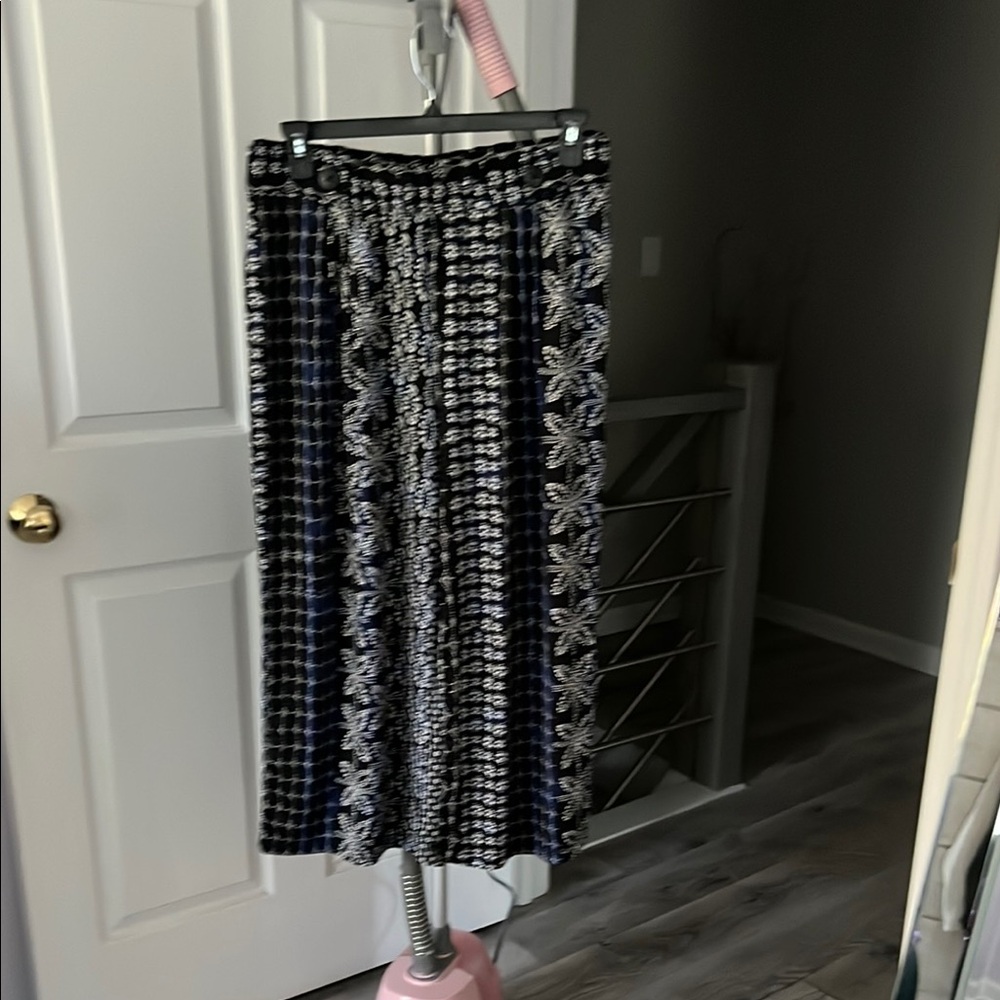 Elegant Black and White Patterned Skirt